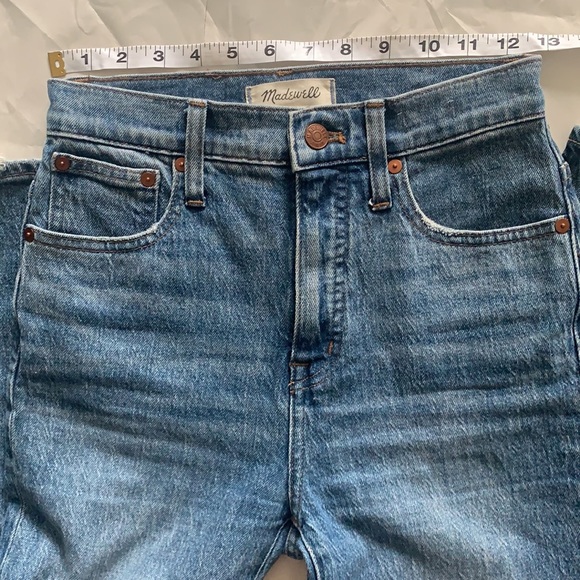 Classic Straight Jeans (fits a bit large) - Picture 4 of 10